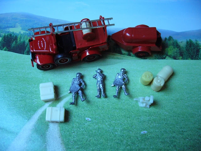 Lot De Miniatures Pompiers 1/43 1/50 - Remorques Motopompe Et Canot - Occasion