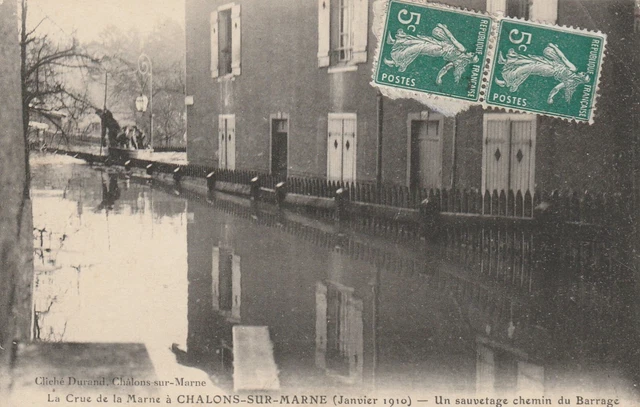CPA 51 La Crue de la marne CHALONS SUR MARNE A Rescue Chemin du Dam