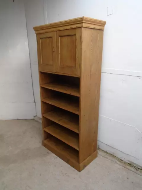 A Lovely Victorian Antique / Old Pine 1 Piece Bathroom / Towel Storage Cupboard