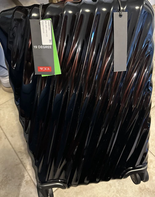TUMI 19 Degree International Expandable Carry-on 4 Wheel Black $695 😃😃