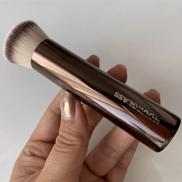 HOURGLASS Vanish Seamless Finish Foundation Brush