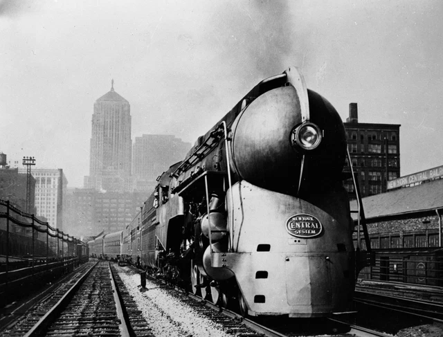 Vintage Railroad Pictures: New York Central train in Vanderbilt Square