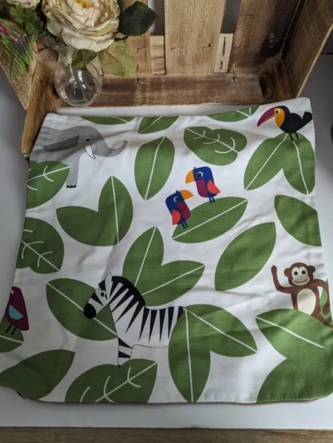 Cubierta de cojín de selva multicolor brillante hecha a mano para niños 15" cuadrada