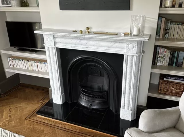 Bullseye Chiswick Carrara Marble Fireplace Surround With Black Granite Slips