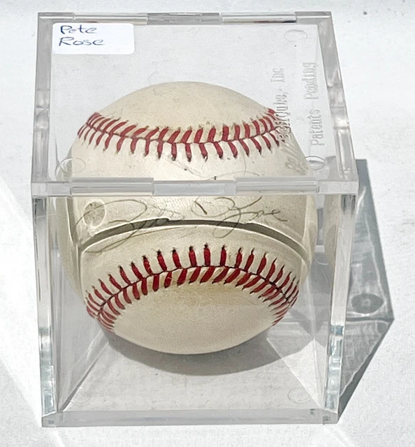 Vintage Autographed "Pete Rose" Rawlings Baseball w/Case, Lot #6a