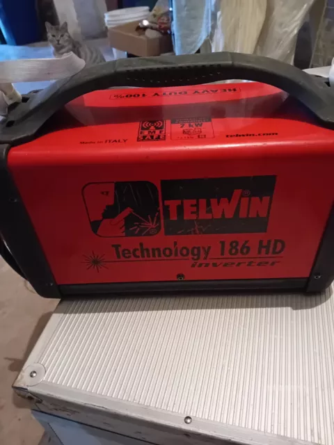 Saldatrice Telwin 186 HD Inverter con maschera protettiva viso