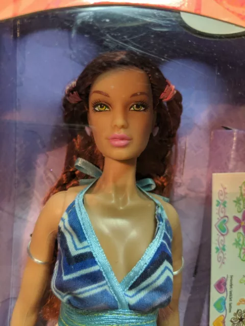 JAKKS PACIFIC G.I.R.L Force Body Art Tattoo Lola Fashion Doll