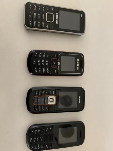 Nokia Samsung Mobile Phones x 4 Vintage Bundle Bulk Lot