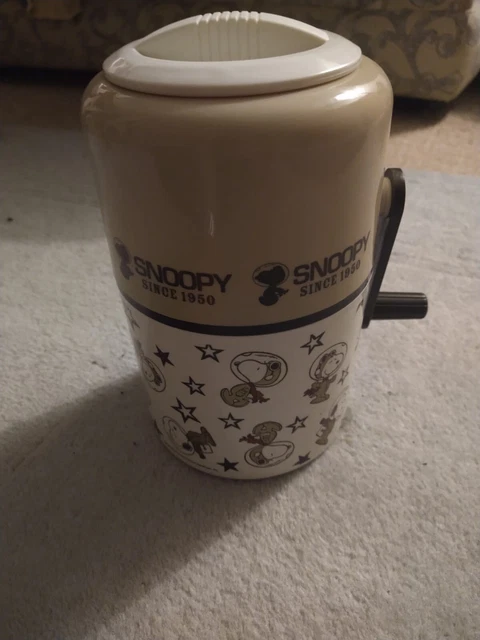 Snoopy Vintage Slushy Slushie  Maker Ice Shredder / Cocktails