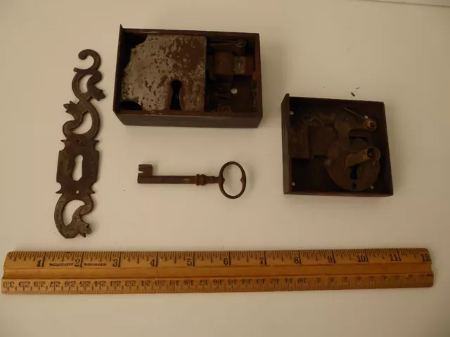 Antique Victorian Door Lock with Skeleton Key w. escutcheon