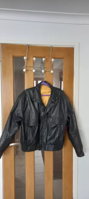 Black  Soft Genuine Leather Men’s Bomber Jacket  Size L Very Good Condition