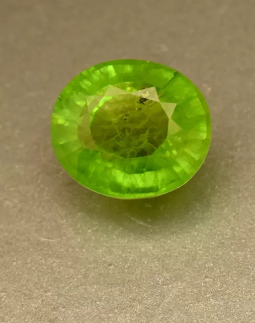 Naturel Certifié Vert Péridot 8.30 CT Coupe Ovale Desseré Gemme Pour Bague Usage