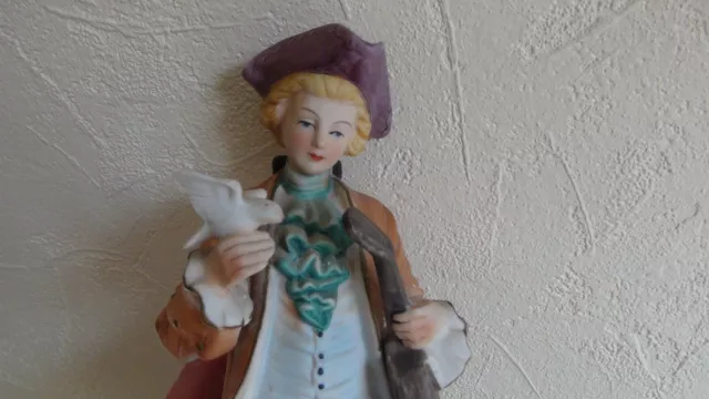 Statuette Figurine En Ceramique Joueur De Violon Ou Guitare