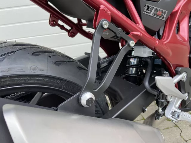 BRUUDT Auspuffhalter satz exhaust hanger für die Honda CB750 Hornet ab 2023