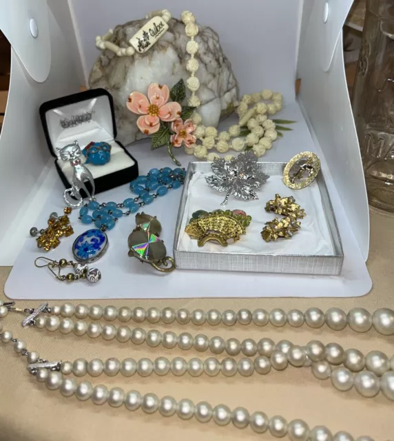 VINTAGE  Wearable ESTATE MIXED  JEWELRY LOT! No reserve! Lots Of Pics