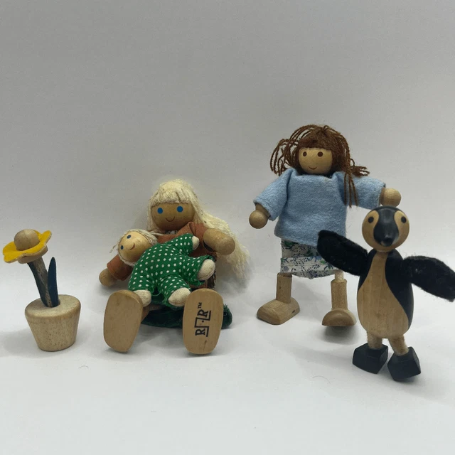 Lot of 5 Wooden Doll House Figures & Flower - Melissa & Doug Ryans Room Animalz