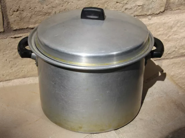https://www.picclickimg.com/MvIAAOSw~Uti6Z1r/Vintage-Wearever-8Qt-Stock-Pot-Cookware-No-1708.webp