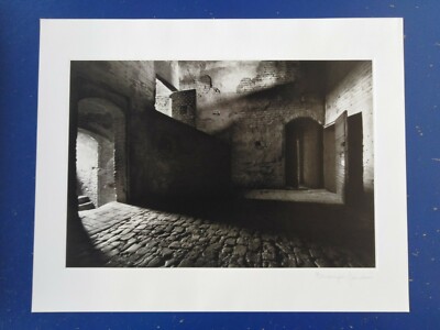 FOTOGRAFIA B/N AUTOGRAFO AUTORE BERENGO GARDIN INTERNO/STANZE CASTELLO 
