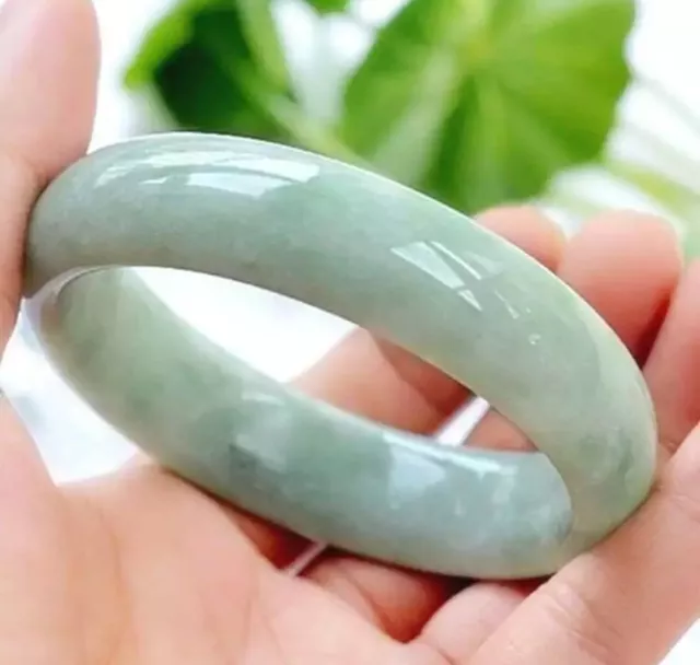 Superbe Bracelet Jonc en véritable Jade vert naturel. Bijoux