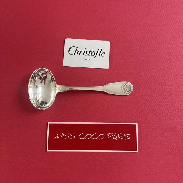 CHRISTOFLE : Ménagère, métal argenté, à décor de coquilles comprenant : 18 couteaux