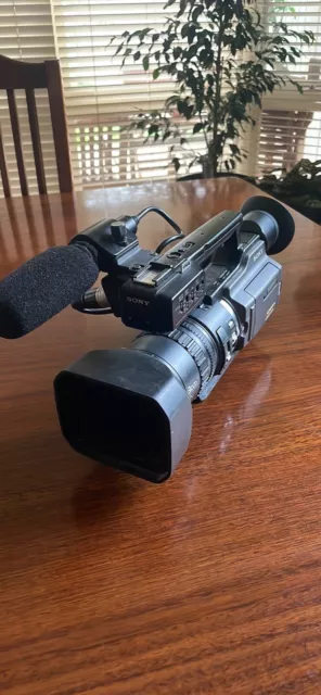 Sony PD 170 Camcorder With 5 New Tapes