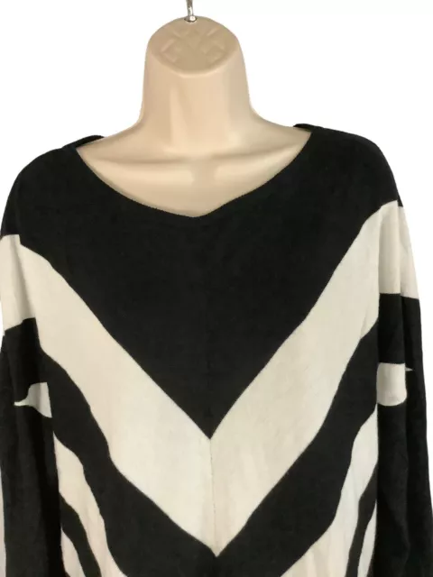 Merona Womens Size 2 Tunic Sweater Black White Chevron Long Sleeve Pullover