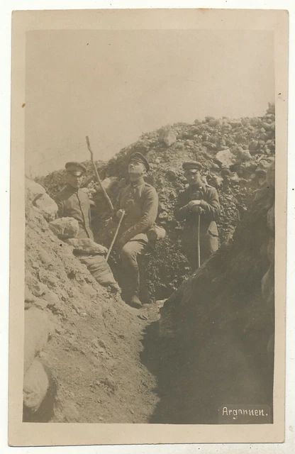 Foto AK - Soldaten im Laufgraben Argonnen Frankreich - 1.WK