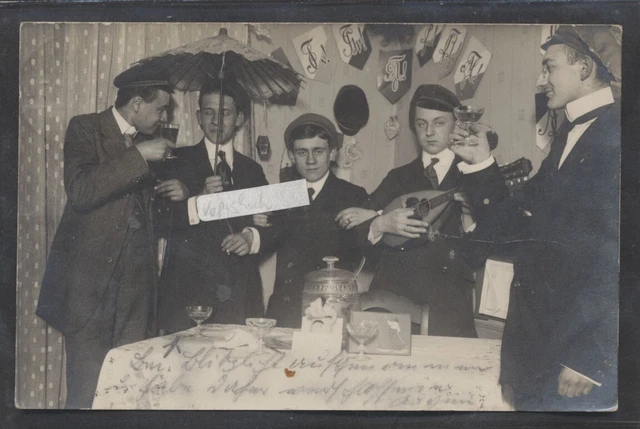 Studentika  Studenten beim Feiern Alkohol musizieren Fotokarte gest. Gotha 1913