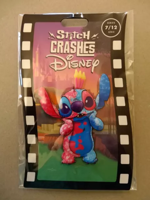 Pin's broche Stitch Crashes Disney La Belle au Bois Dormant 7/12 Edition limitée