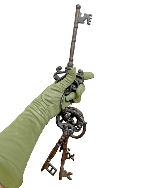 HUGE! 8” HAND WROUGHT IRON Castle SKELETON KEYS 5 Keys to Church Secret Garden