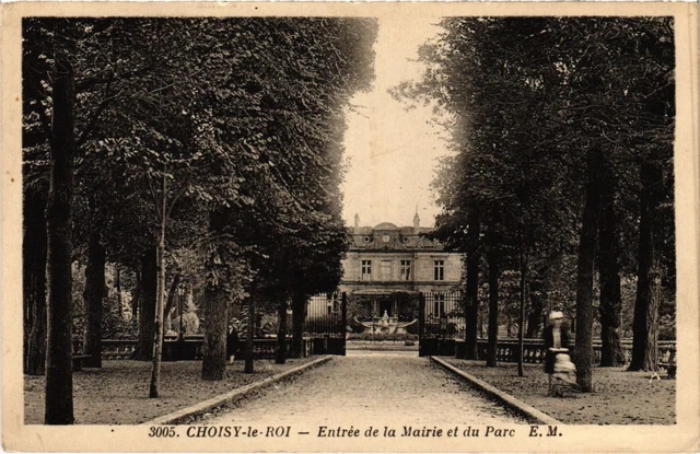 CPA AK Choisy le Roi Entree de la Mairie et du Parc FRANCE (1282551)