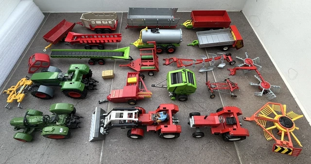 Lot SIKU 1:55 - 16 Pièces Tracteurs Et Accessoires Ferme - Occasion