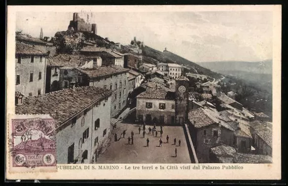 Ansichtskarte San Marino, Le tre torri e la Citta visti dal Palazzo Pubblico