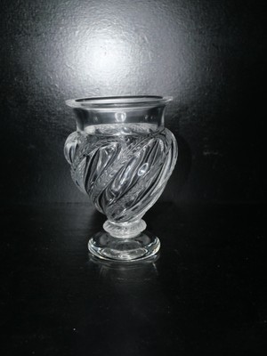 Lalique Vase en  cristal crystal Sablé dépolie Lalique modèle Ermenonville 