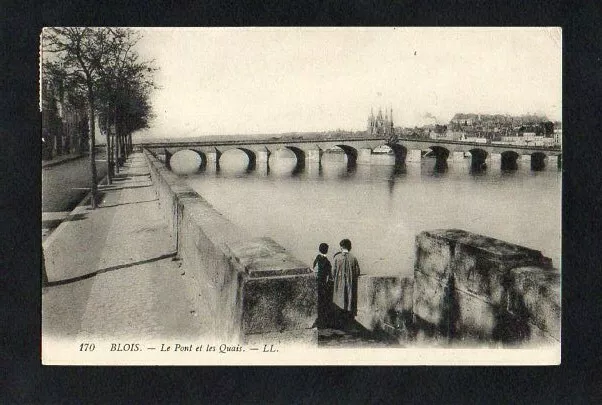 CPA BLOIS - Le pont et les quais