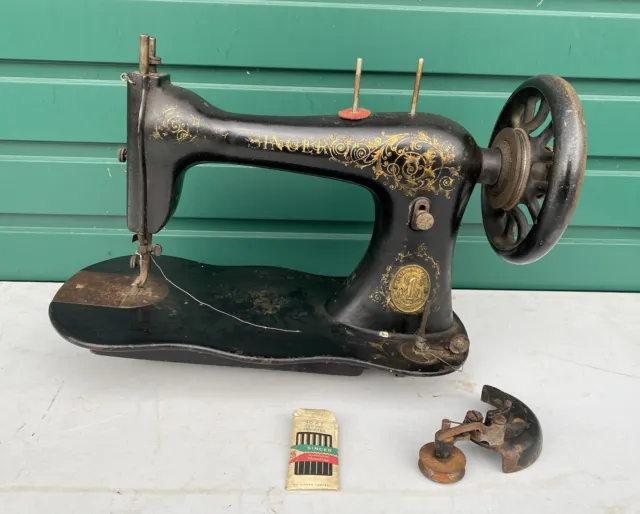 Antique Singer Fiddle Base Sewing Machine