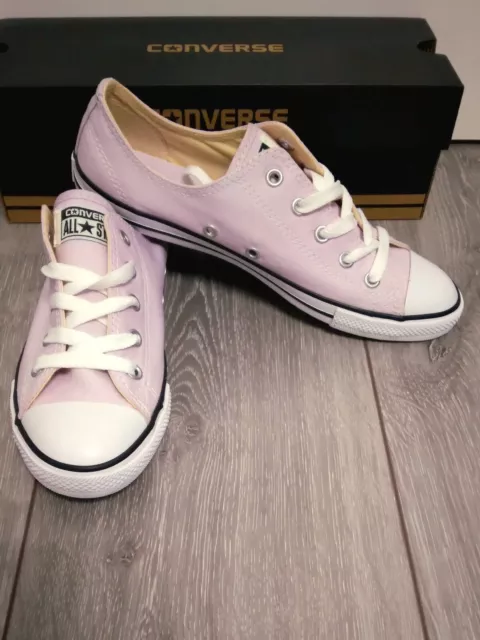 BNWT Converse Womens Chuck Taylor All Star Dainty Ox  Low (Pink/White)