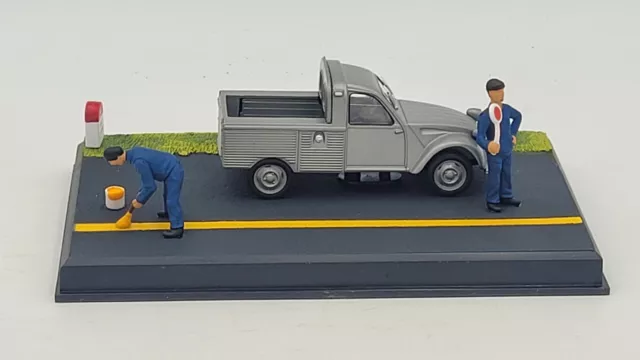 DIORAMA CITROEN 2CV PICK-UP THE YELLOW LINE BLUE ROAD ALTAYA 1/43th