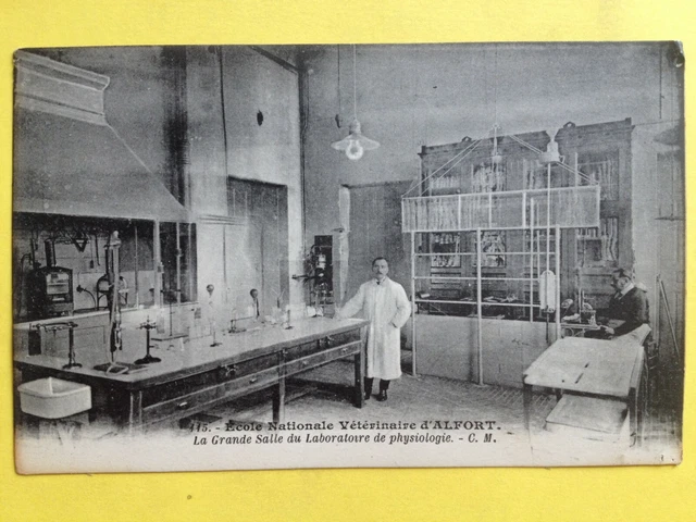 cpa 94 - MAISONS ALFORT ECOLE VÉTÉRINAIRE Salle du LABORATOIRE de PHYSIOLOGIE