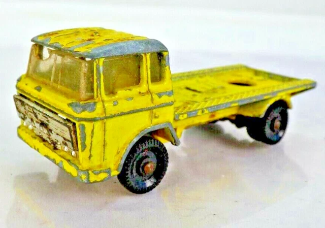 Majorette DAF 2600 1:100 Flat Bed Lorry Truck Yellow Collectible Toy Car Vintage