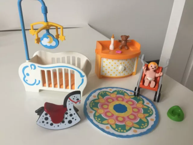 Playmobil chambre bébé sale