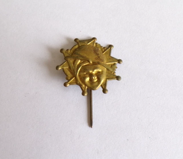 Insigne de journée 1914/1918 - Honneur 20° Corps modèle laiton estampé RARE