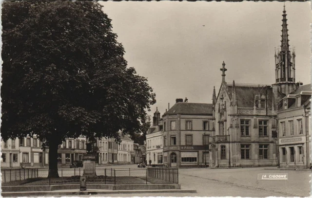 CPA BRETEUIL-sur-ITON La Place Carnot (1160211)