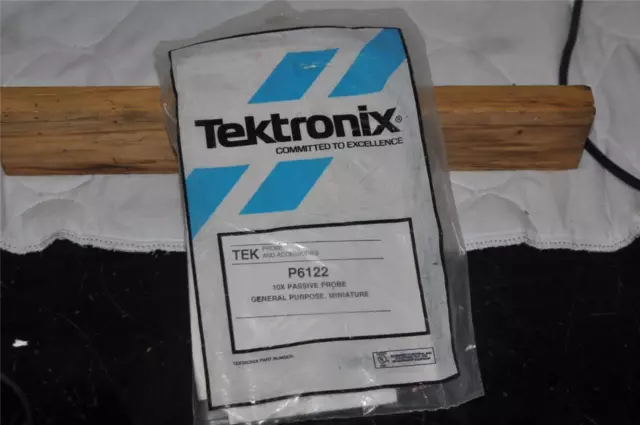 Sonde passive Tektronix P6122 10X usage général, sous-miniature neuve dans sa boîte