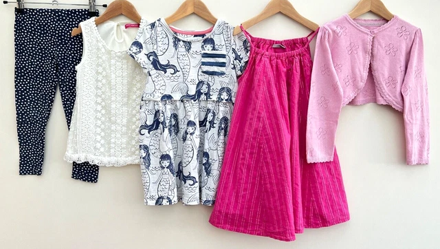 Pacchetto di vestiti per ragazze età 4-5 cura della madre Tu Matalan