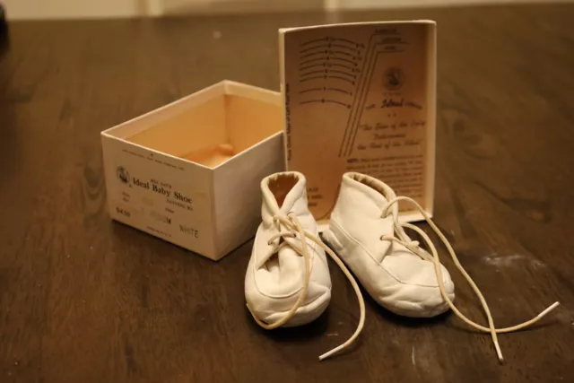 Vintage Baby Shoes: Mrs. Day's Ideal Baby Shoe, White Size 3 with Original Box