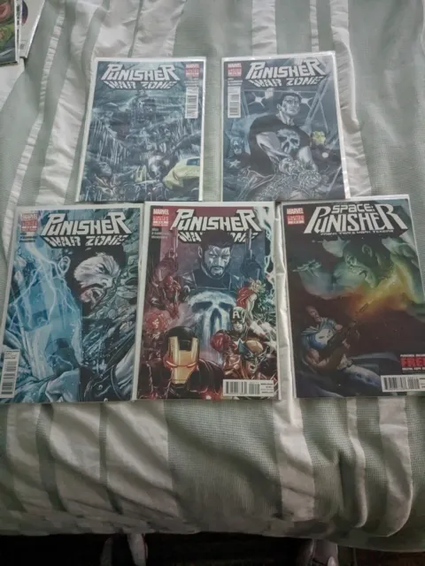 Punisher Marvel comics ,  5 Comic Lot ,War Zone And space punisher