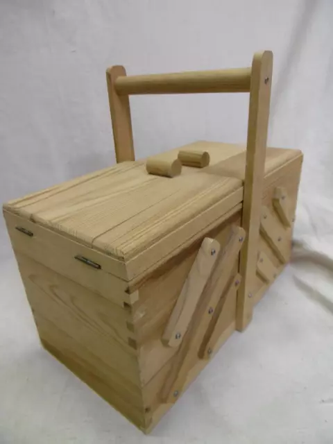alter Nähkasten Nähkästchen aus Holz mit Inhalt