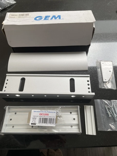 GEM EM500CL Staffa a L coperta regolabile per Maglock standard