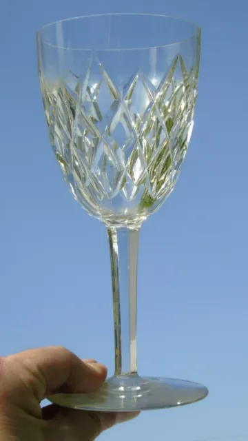 Baccarat - Verre à vin cuit en cristal taillé, modèle Thorigny